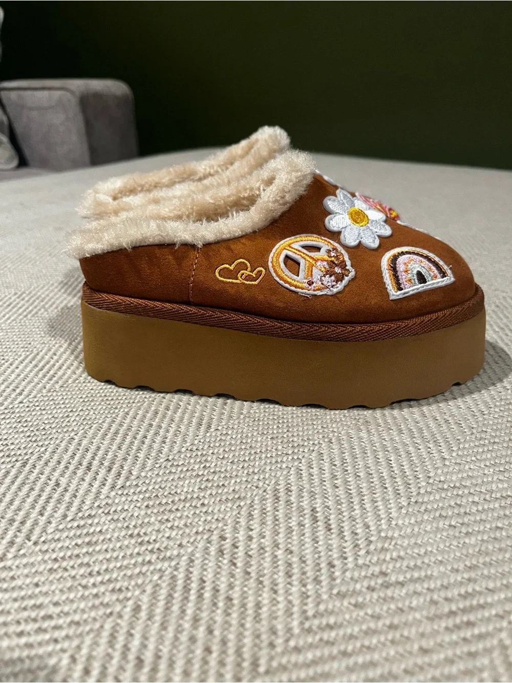 Harper Canyon Brown Kids Slippers with Floral & Butterfly Patches